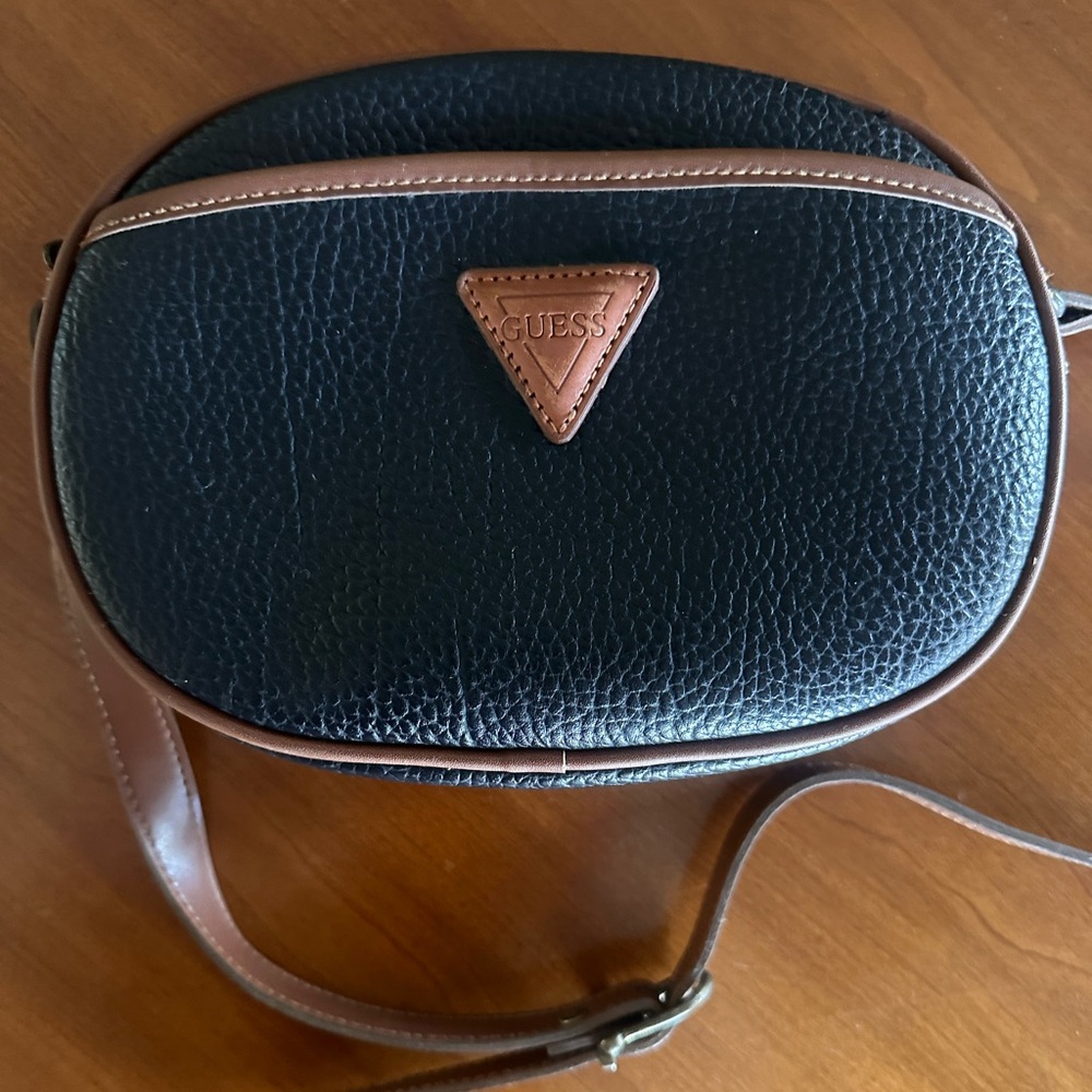 Vintage GUESS 90s Crossbody Camera Bag Black Brown Pebbled Faux Leather - Picture 5 of 10